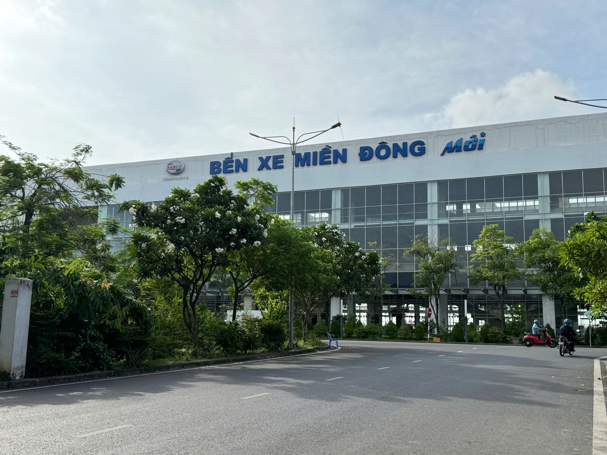 Bến xe Miền Đông mới - TP.HCM trạm đầu cuối tuyến xe buýt 607