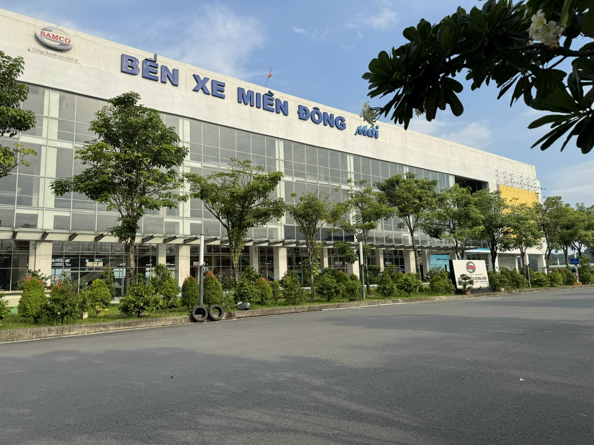 Bến xe Miền Đông mới - TP.HCM trạm đầu cuối tuyến xe buýt 93