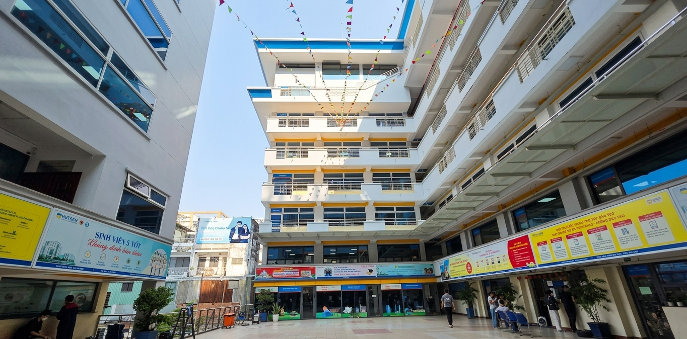Sinh viên Đại học HUTECH là hành khách thân thiết của tuyến xe buýt 150