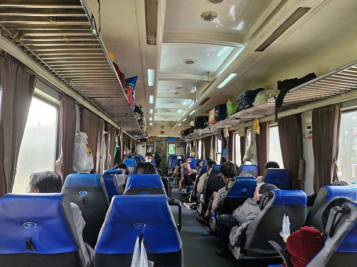 Ghế mềm điều hòa trên tàu SE