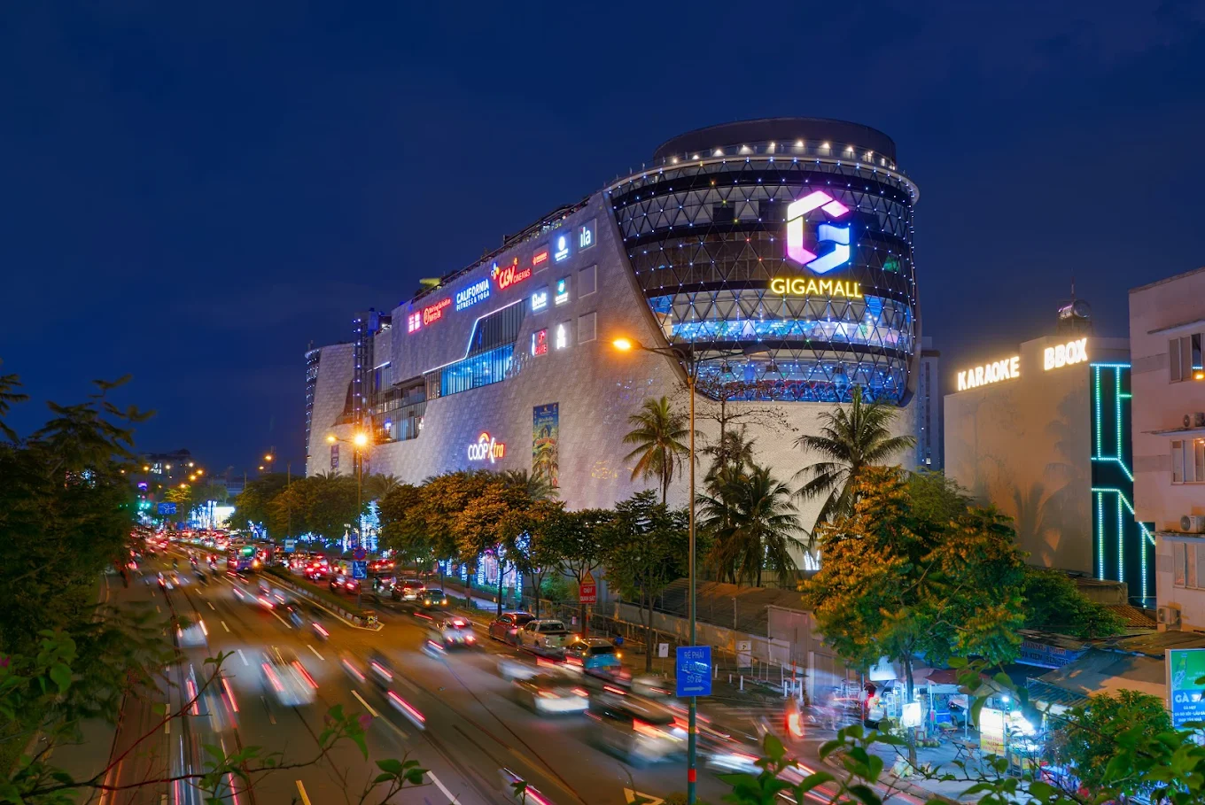 TTTM Gigamall Phạm Văn Đồng có trạm dừng đón trả xe buýt 93