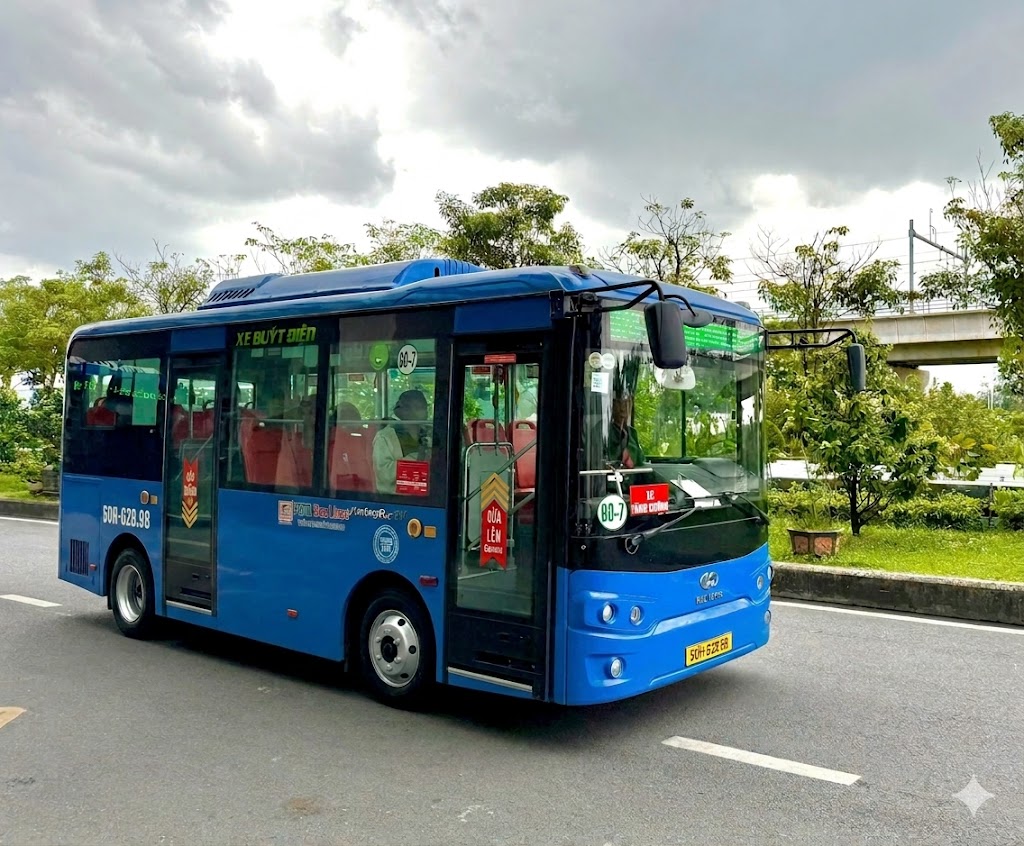 Xe buýt tăng cường tuyến 607 vận hành bởi Phương Trang