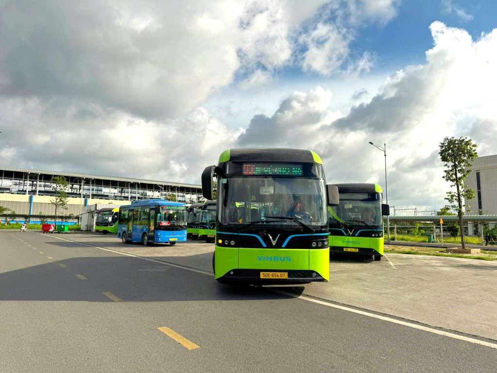 Free bus route 93 departing from New Mien Dong Bus Station to Ben Thanh