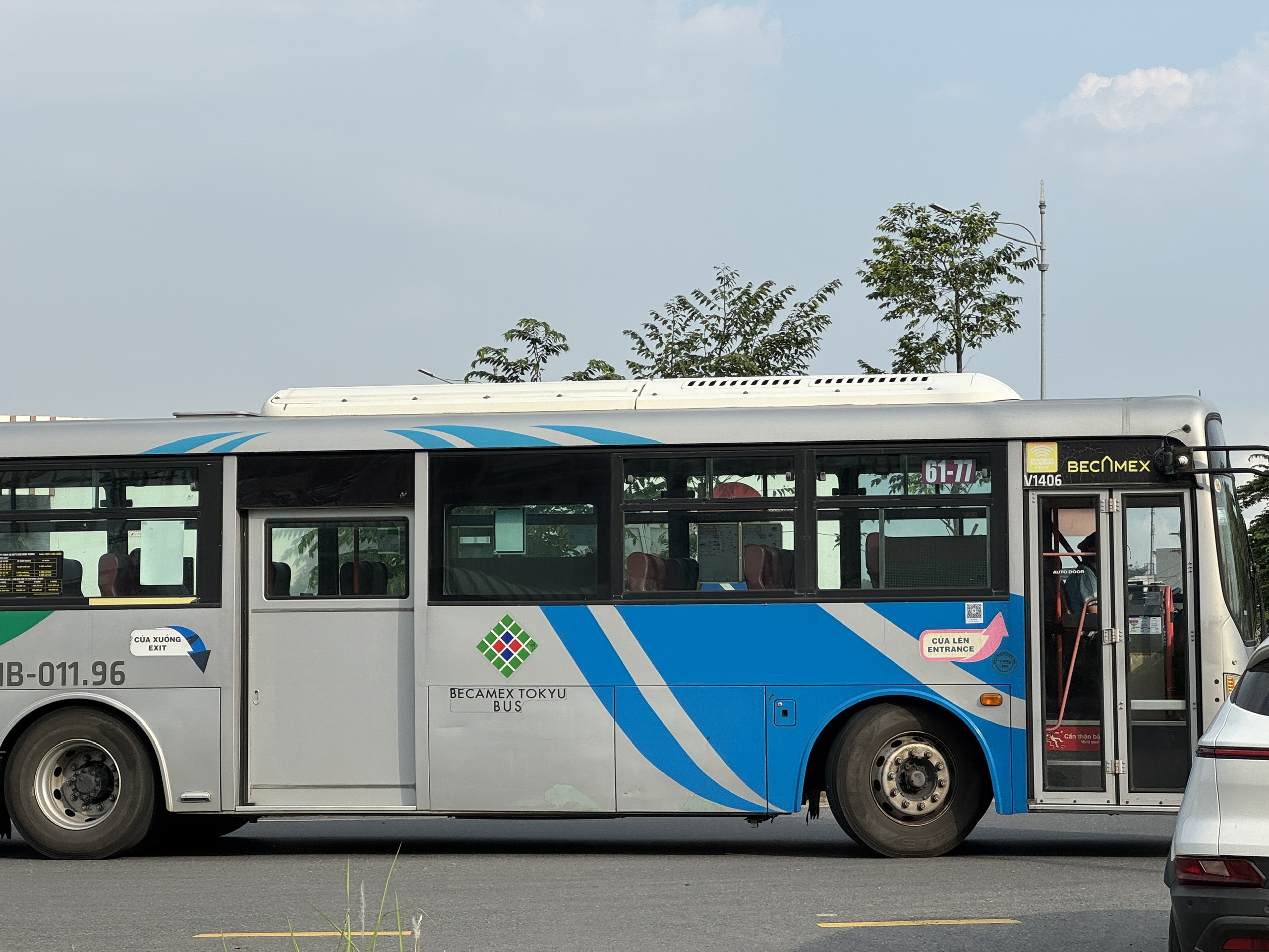 Bus route 6177 (61-77) operated by Becamex Tokyu Bus Company