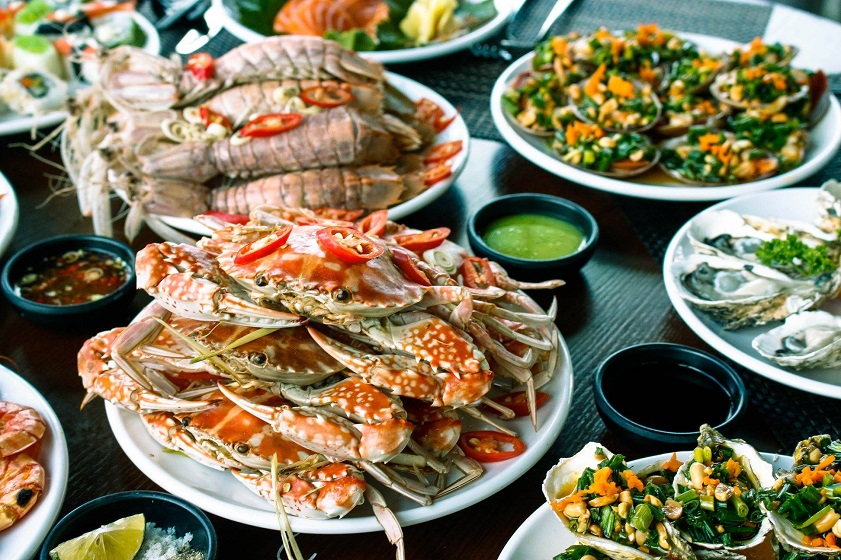 Fresh seafood at Nhat Le beach
