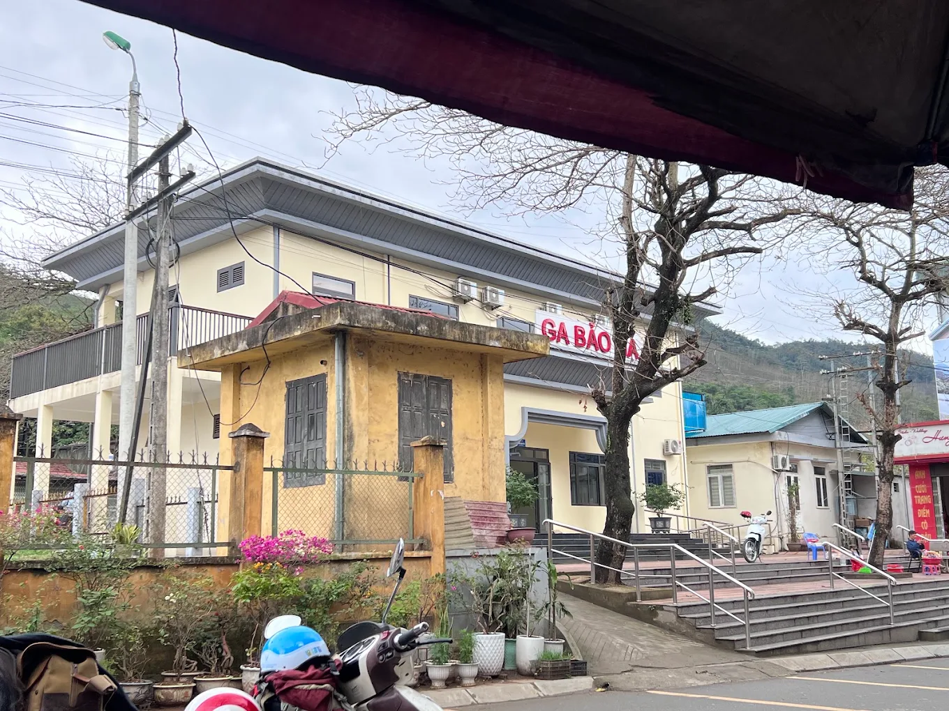 Bao Ha train station
