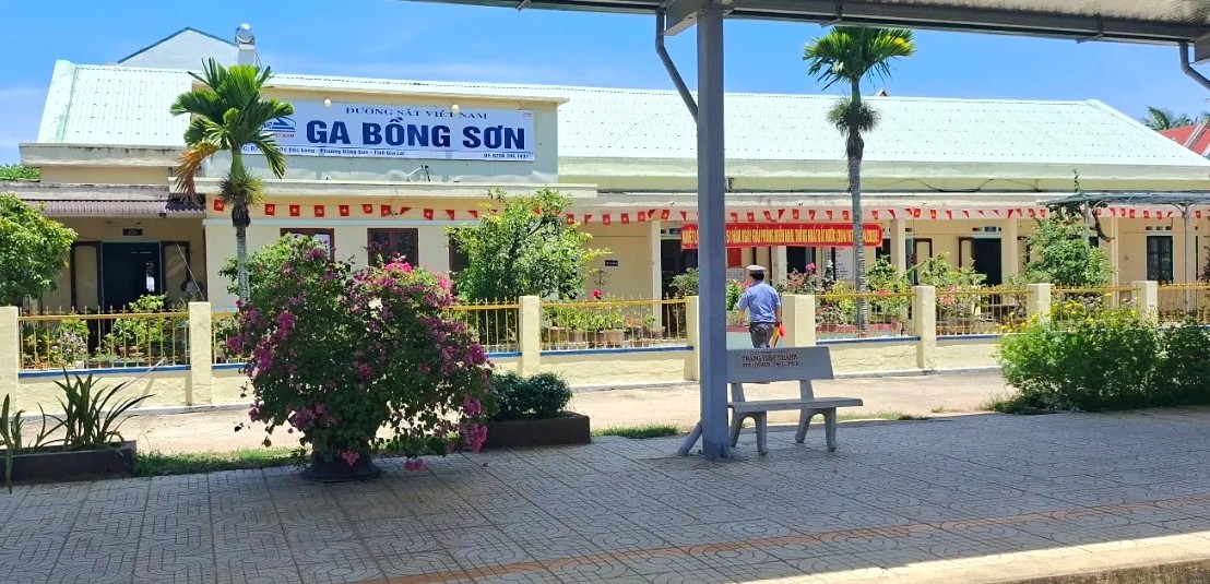 Ga Bồng Sơn