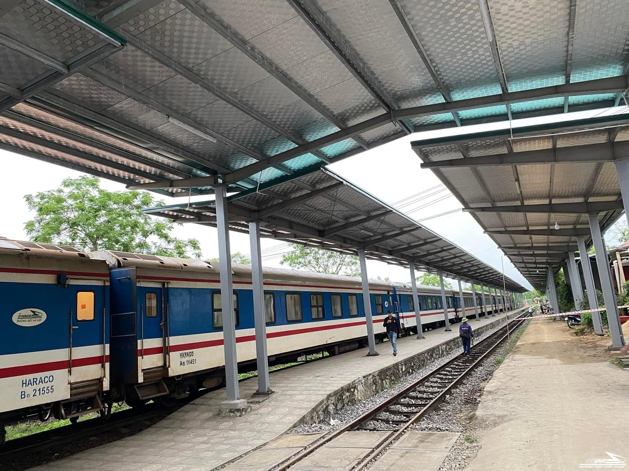 Dong Le Railway Station