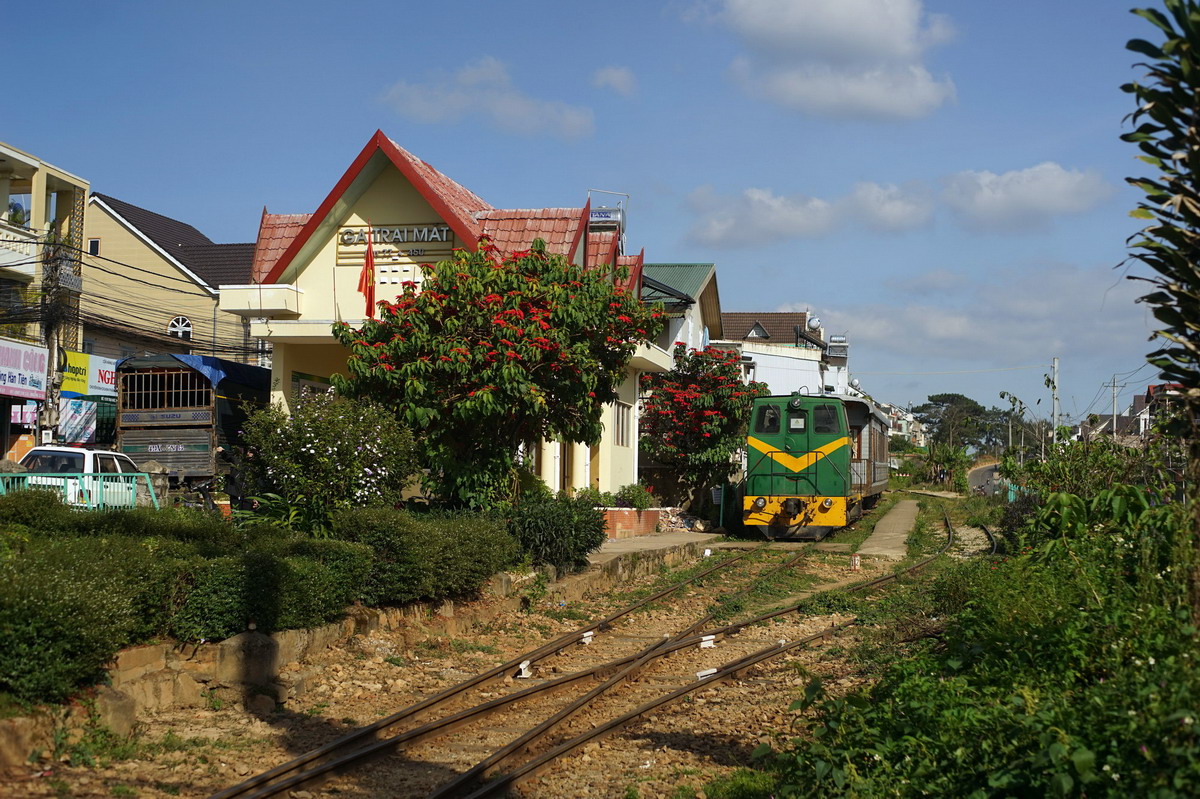 Trai Mat railway station