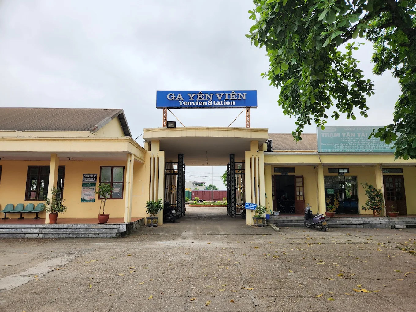 Toàn cảnh nhà ga Ga Yên Viên