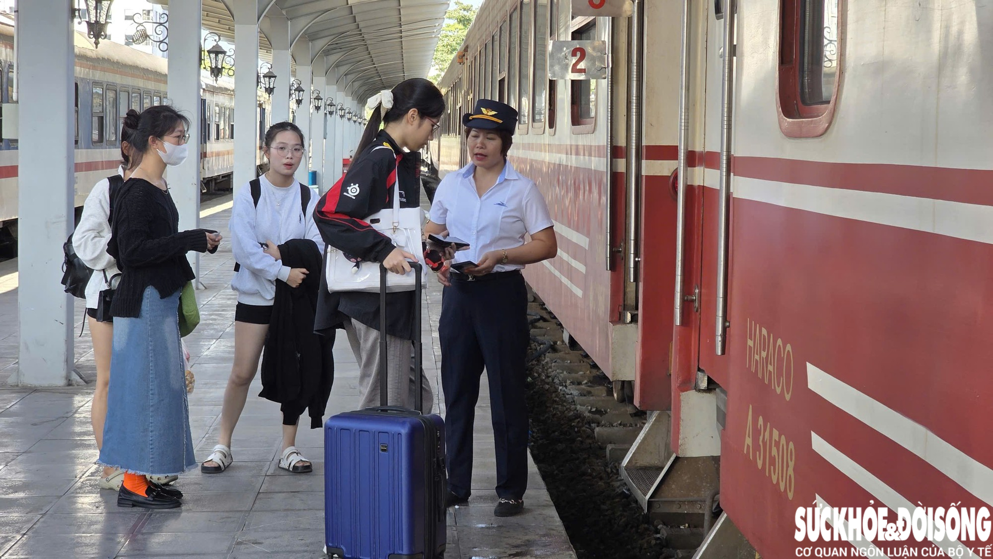 To ensure a smooth journey on the HP2 train, passengers should take note of some important information