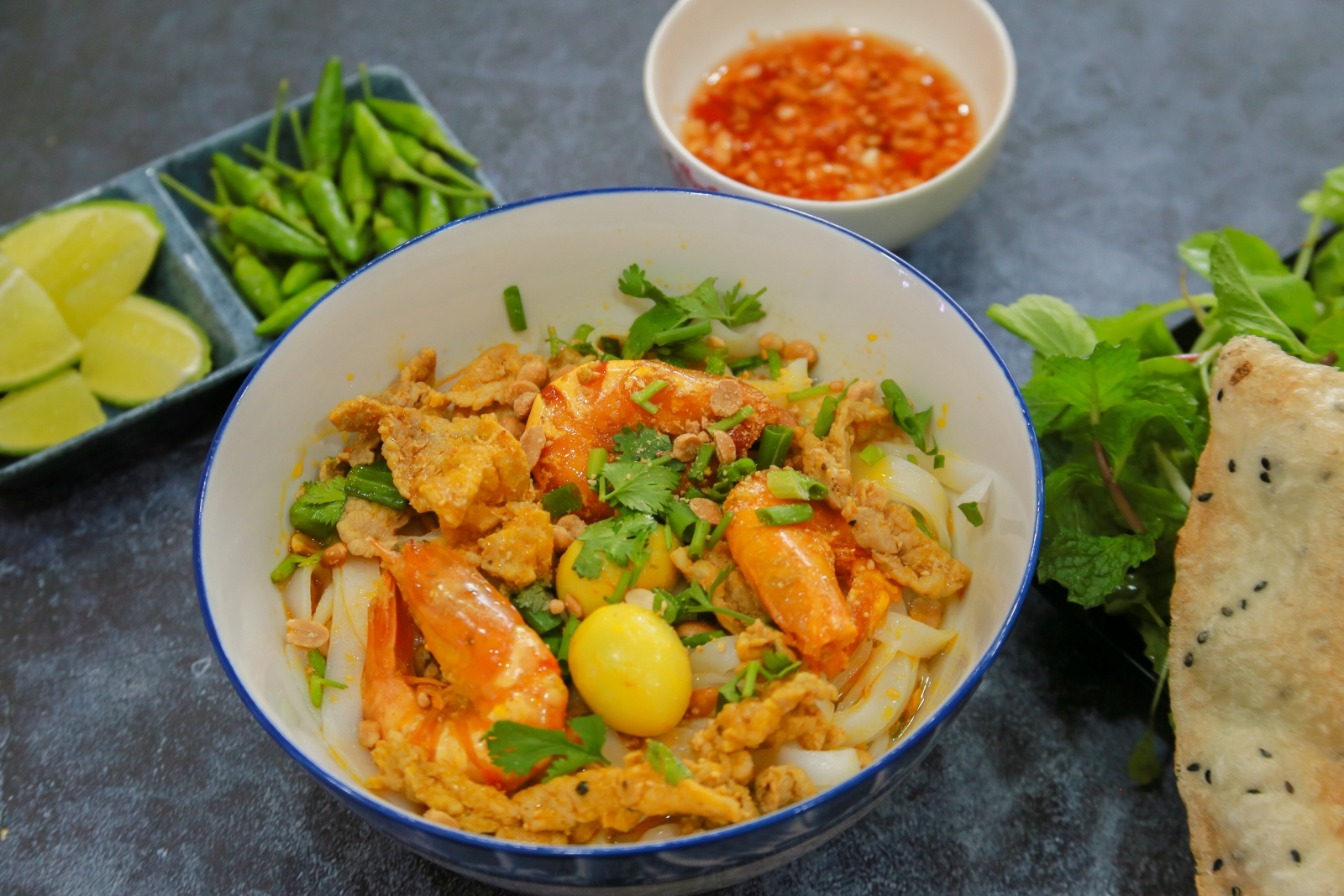 Mì Quảng món ăn đặc sản phải thử khi đến Quảng Nam