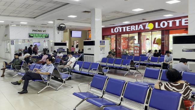 Passengers waiting for a train at Tam Ky Railway Station