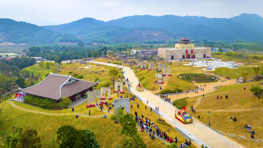 Tay Yen Tu spiritual tourism complex