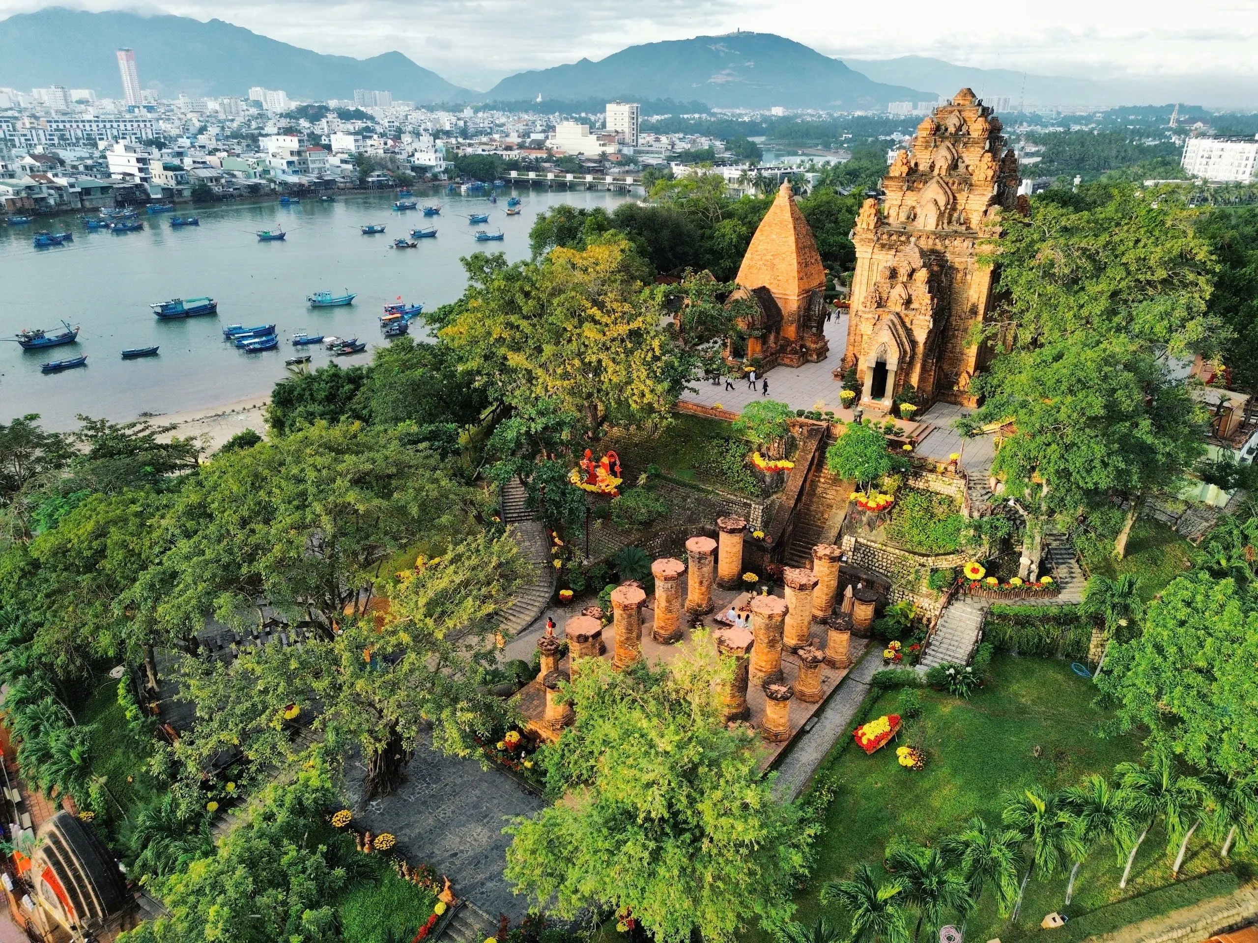 Tháp Bà Ponagar