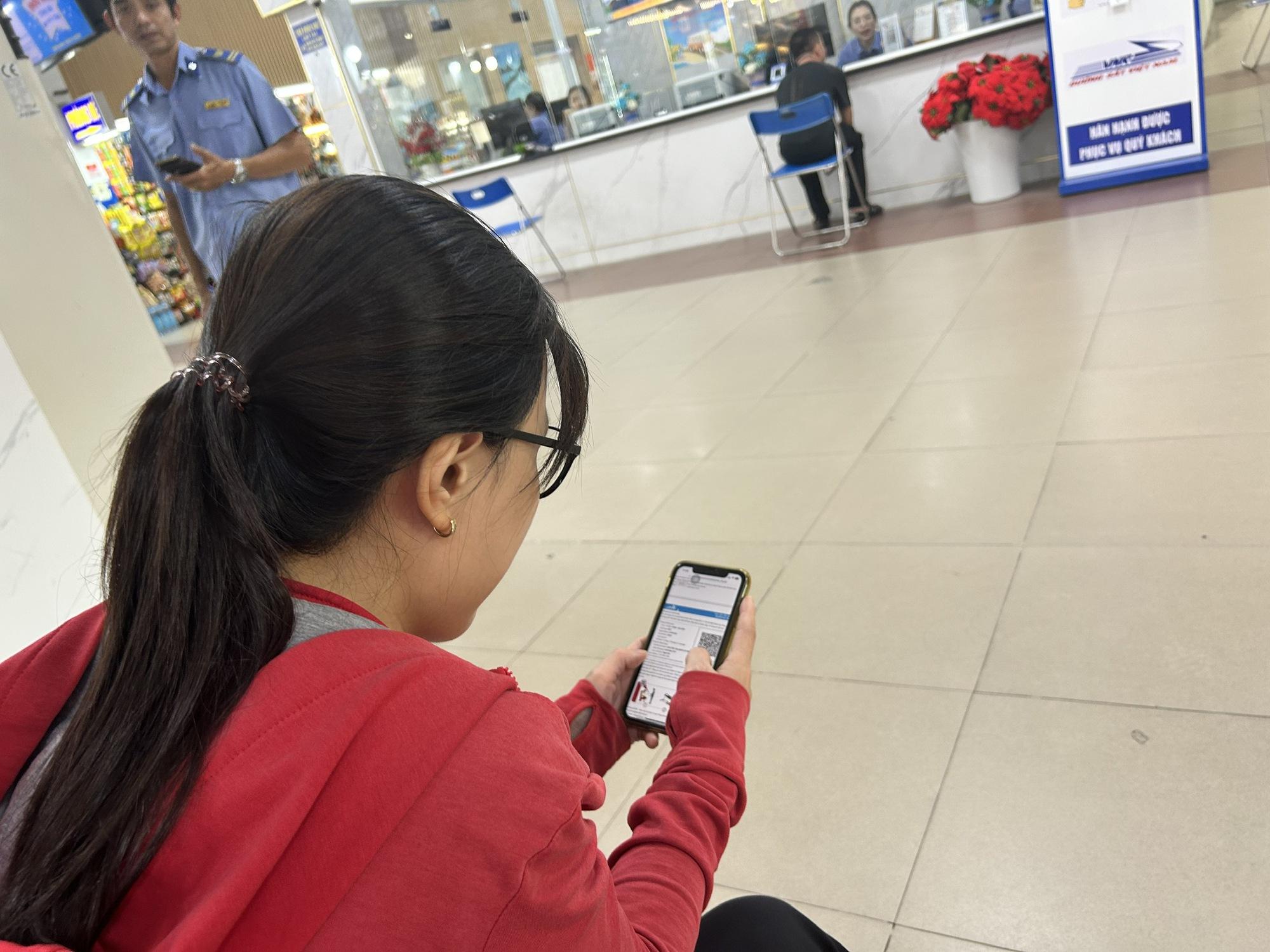 Khi phát hiện thông tin vé chưa chính xác, hành khách nên liên hệ nơi đặt vé để được kiểm tra và hướng dẫn